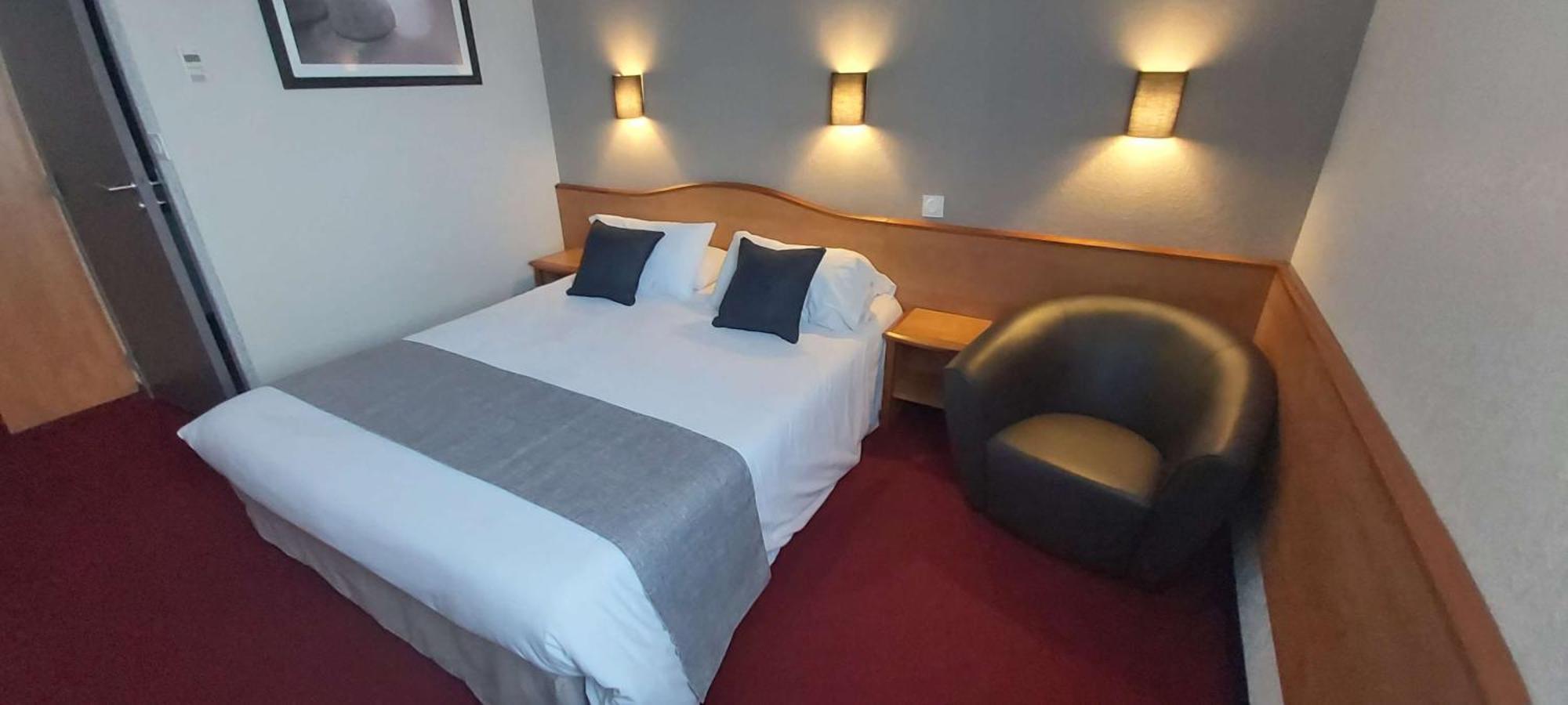 Brit Hotel Confort Villeneuve Sur Lot Bias  Екстер'єр фото