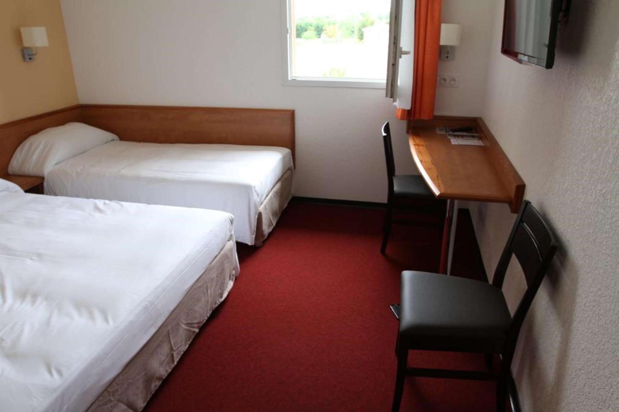 Brit Hotel Confort Villeneuve Sur Lot Bias  Екстер'єр фото
