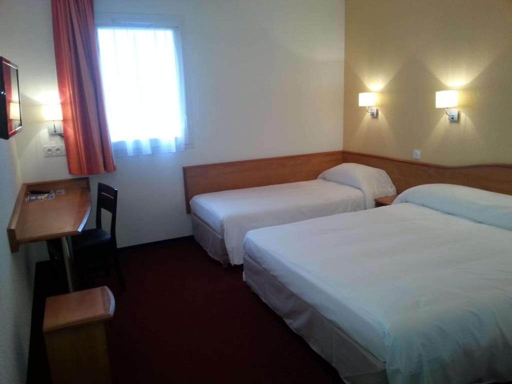 Brit Hotel Confort Villeneuve Sur Lot Bias  Екстер'єр фото