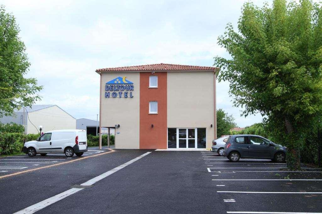 Brit Hotel Confort Villeneuve Sur Lot Bias  Екстер'єр фото