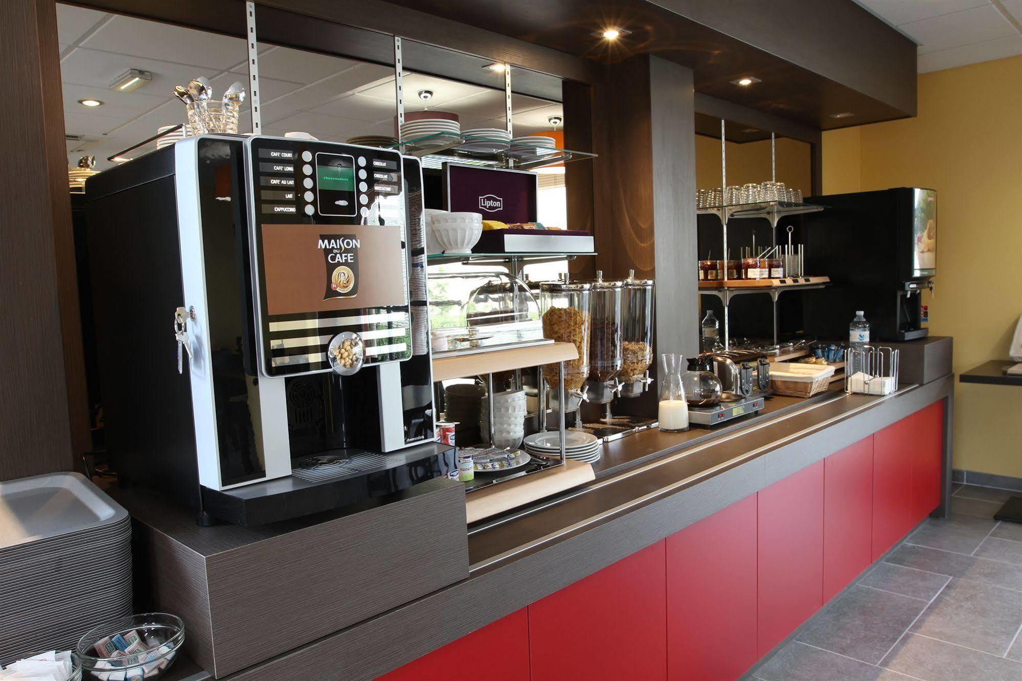 Brit Hotel Confort Villeneuve Sur Lot Bias  Екстер'єр фото
